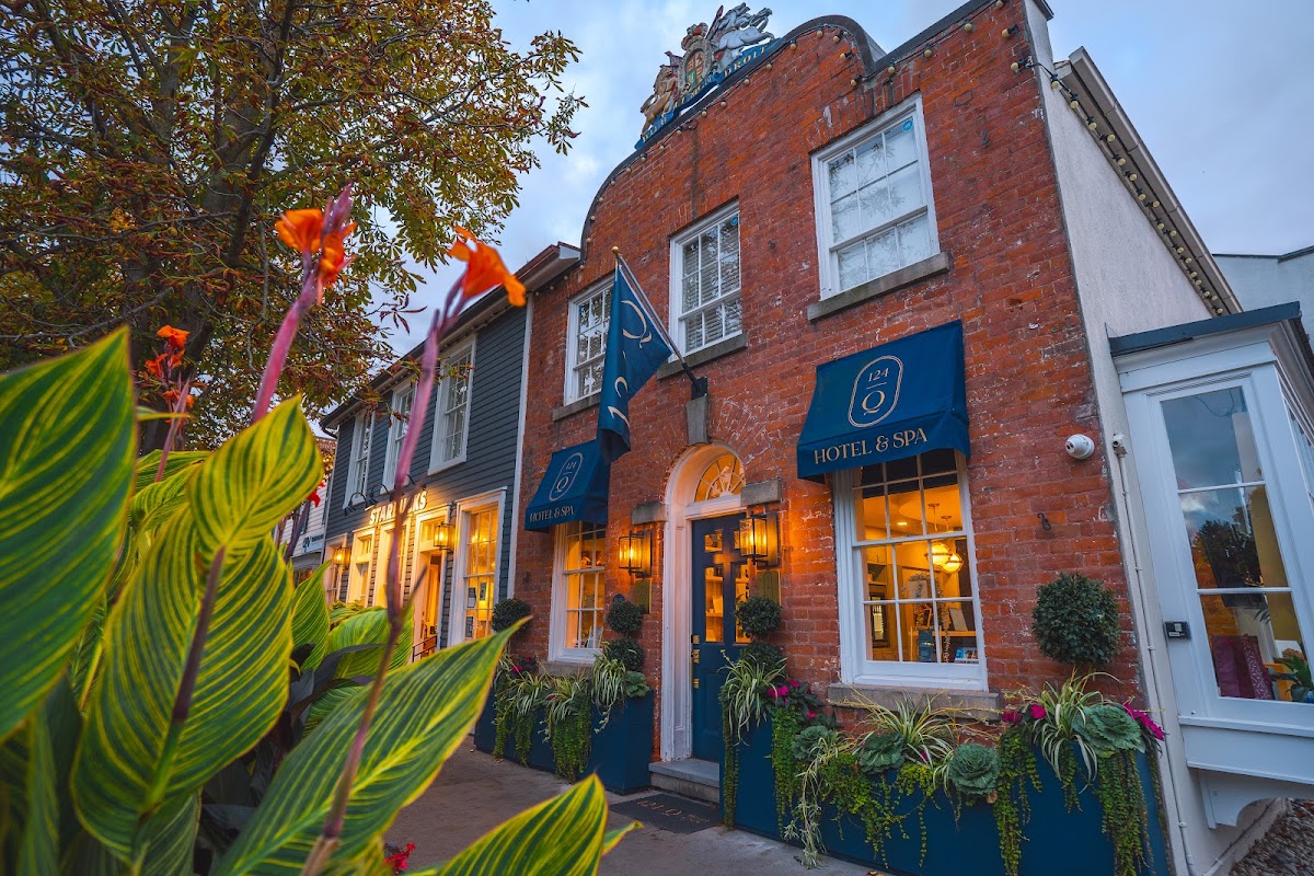 124 on Queen Hotel and Spa