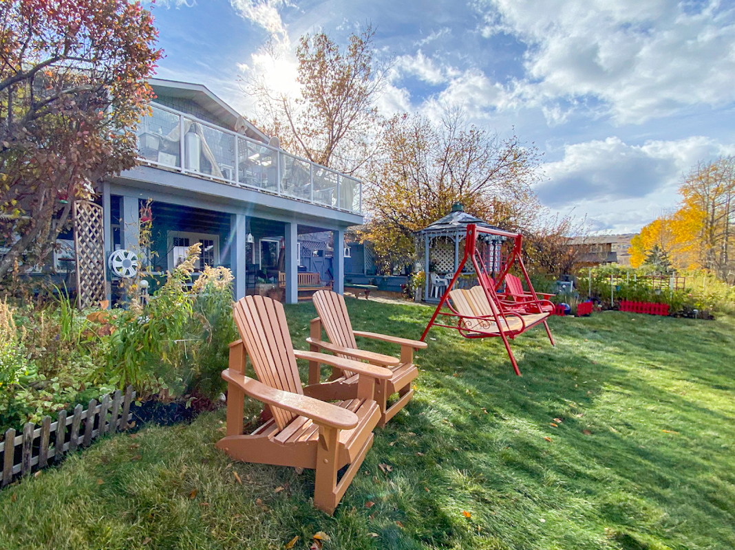 Along River Ridge Bed and Breakfast