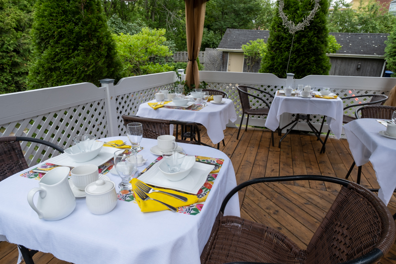 Au Coq Du Bonheur B&B