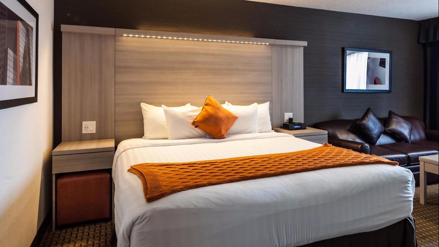 Best Western Plus Village Park Inn