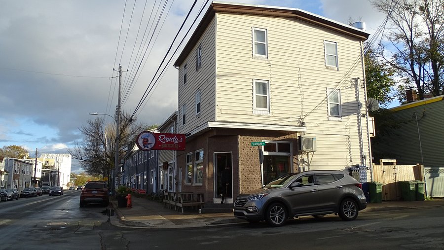 Commons Inn | Halifax Motel