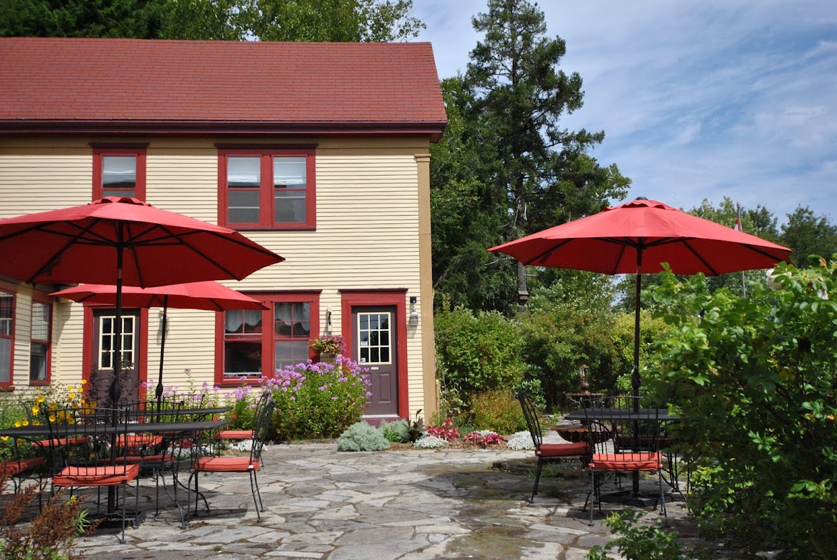 Dominion Hill Country Inn