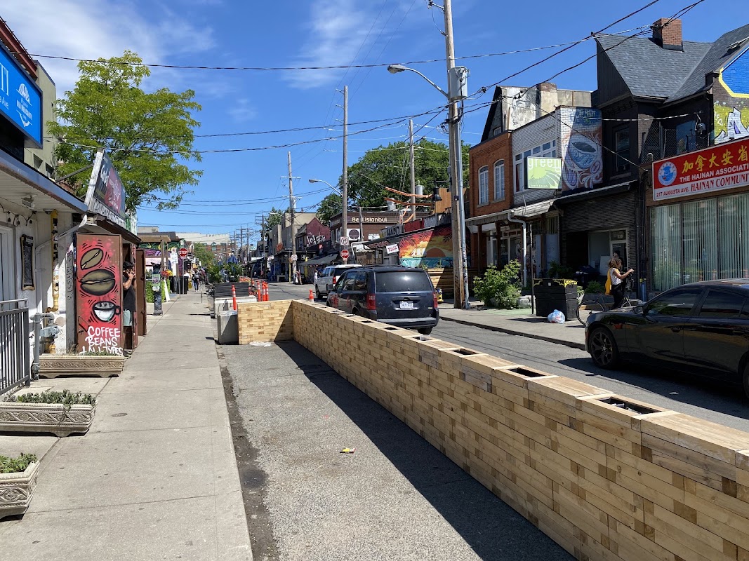 Dragon Gate Inn - Toronto