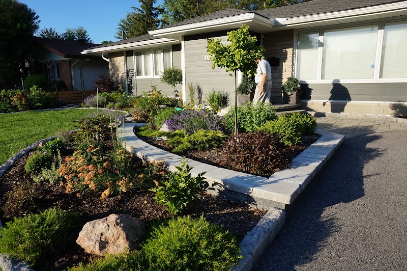 Ottawa Lawn Maintenance - Grass Mowing - J.R. Lawn and Snow photo 1