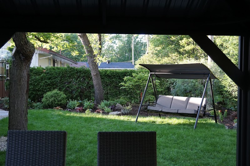 Ottawa Lawn Maintenance - Grass Mowing - J.R. Lawn and Snow photo 2