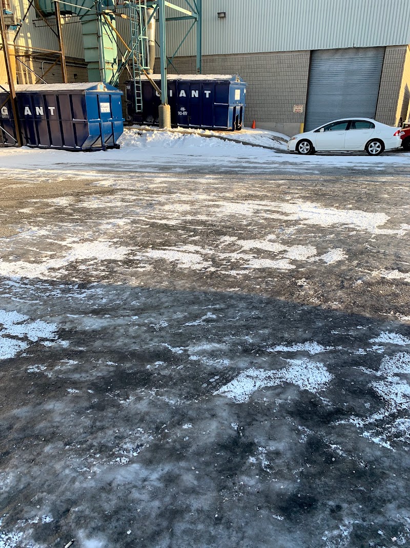 AD Lawncare & Lawn Cutting/ Fertilizer & Weed Control photo 4